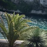 Villa Splendide Les Pieds Dans L'eau Dans La Baie De Mahon *