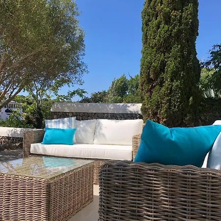 Splendide Les Pieds Dans L'eau Dans La Baie De Mahon Es Castell (Menorca)