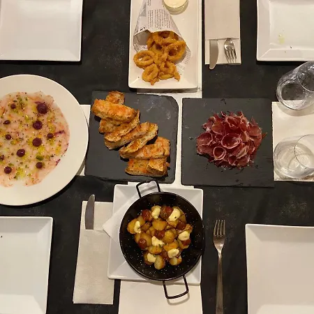 Splendide Les Pieds Dans L'eau Dans La Baie De Mahon Es Castell (Menorca)
