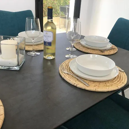 Splendide Les Pieds Dans L'eau Dans La Baie De Mahon Villa