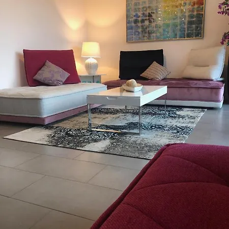 Splendide Les Pieds Dans L'eau Dans La Baie De Mahon