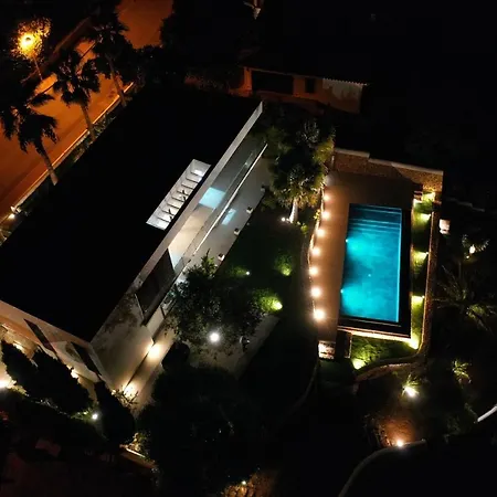 Villa Splendide Les Pieds Dans L'eau Dans La Baie De Mahon *