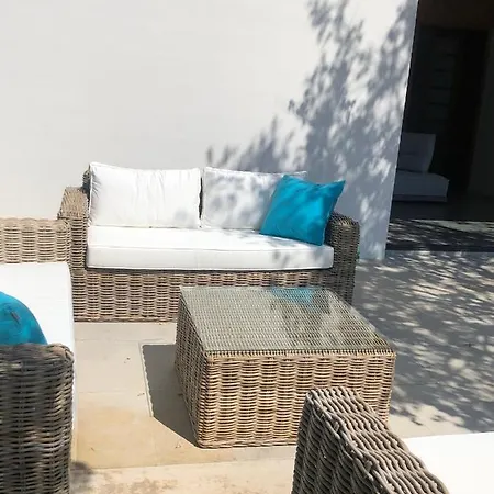 Splendide Les Pieds Dans L'eau Dans La Baie De Mahon