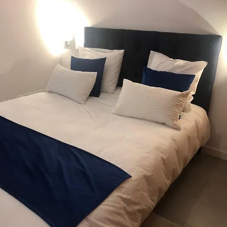 ヴィラ Splendide Les Pieds Dans L'eau Dans La Baie De Mahon