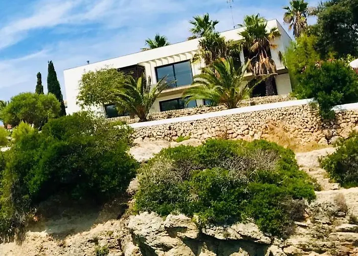 Splendide Les Pieds Dans L'eau Dans La Baie De Mahon *