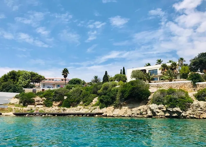 Splendide Les Pieds Dans L'eau Dans La Baie De Mahon * エス・カステル