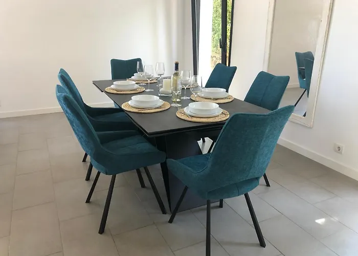 Splendide Les Pieds Dans L'eau Dans La Baie De Mahon *