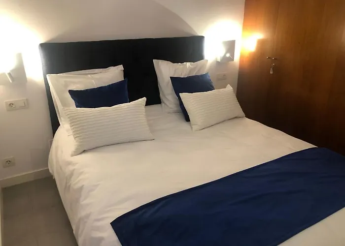 Splendide Les Pieds Dans L'eau Dans La Baie De Mahon